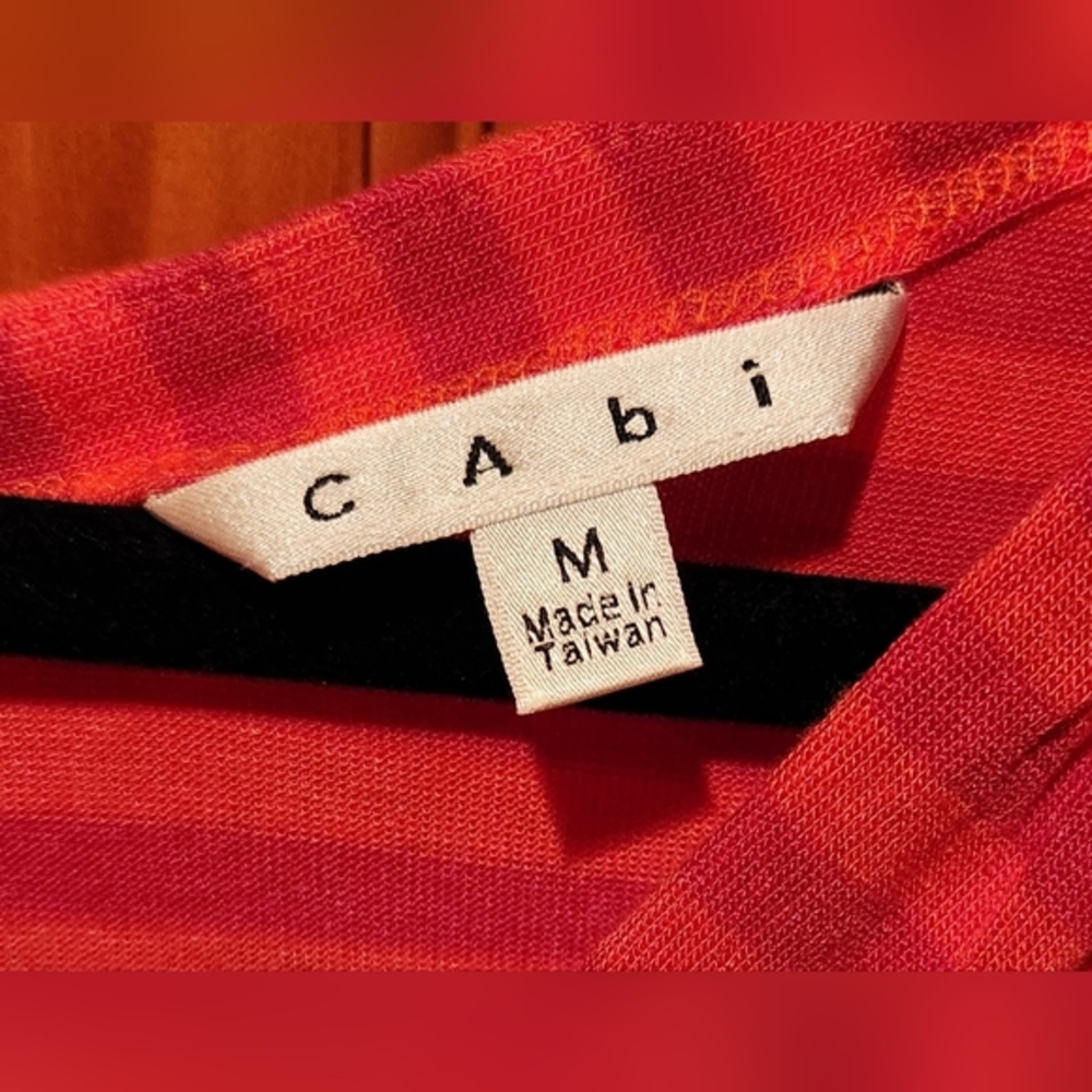 CABI short sleeve v-neck top. Pink and orange. Size medium - Picture 3 of 3